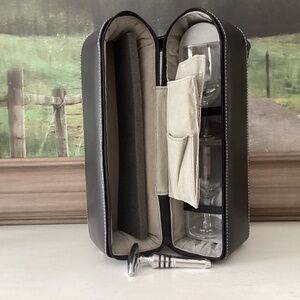 BLACK LEATHER wine bottle Caddy w/2 Wine Glasses Metal Stopper Picnic Wineholder